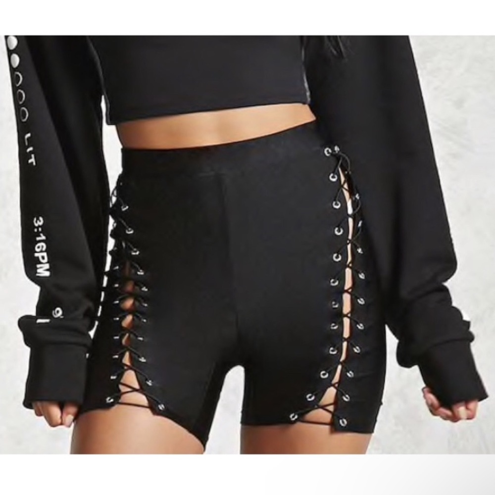 NWT Forever 21 biker shorts lace up grommet shorts XS
